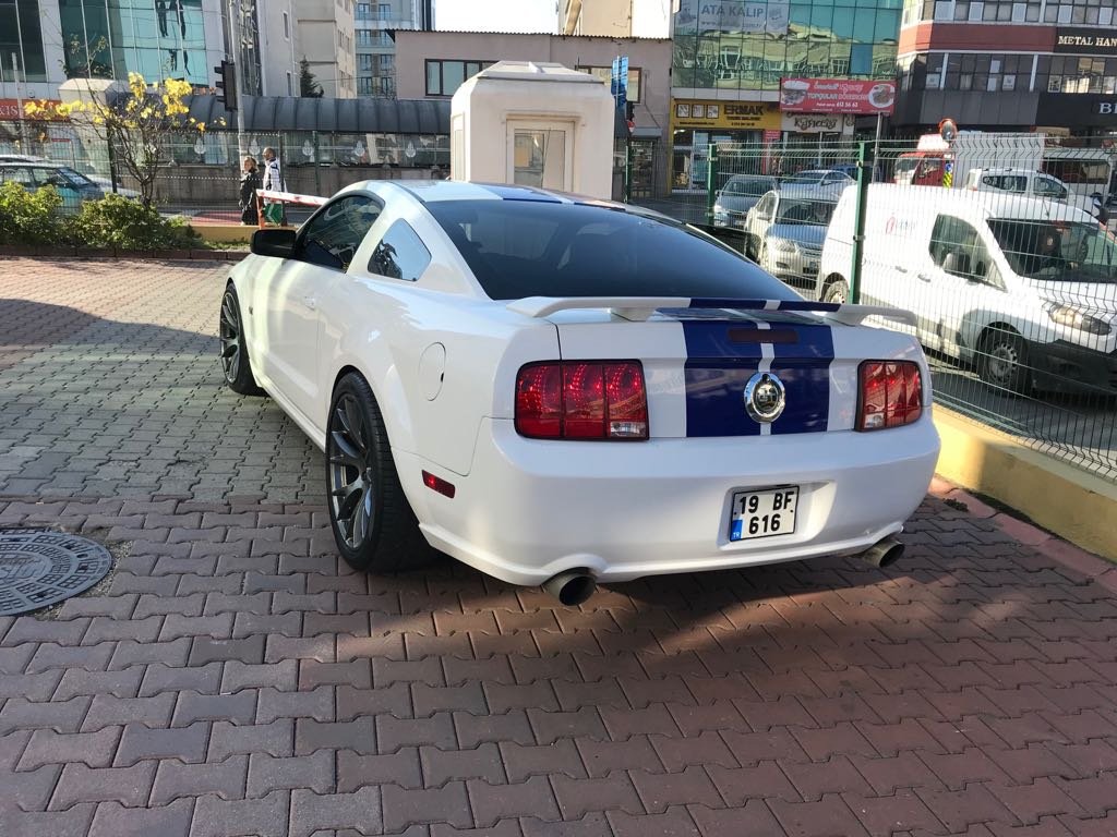 2007 model ford mustang