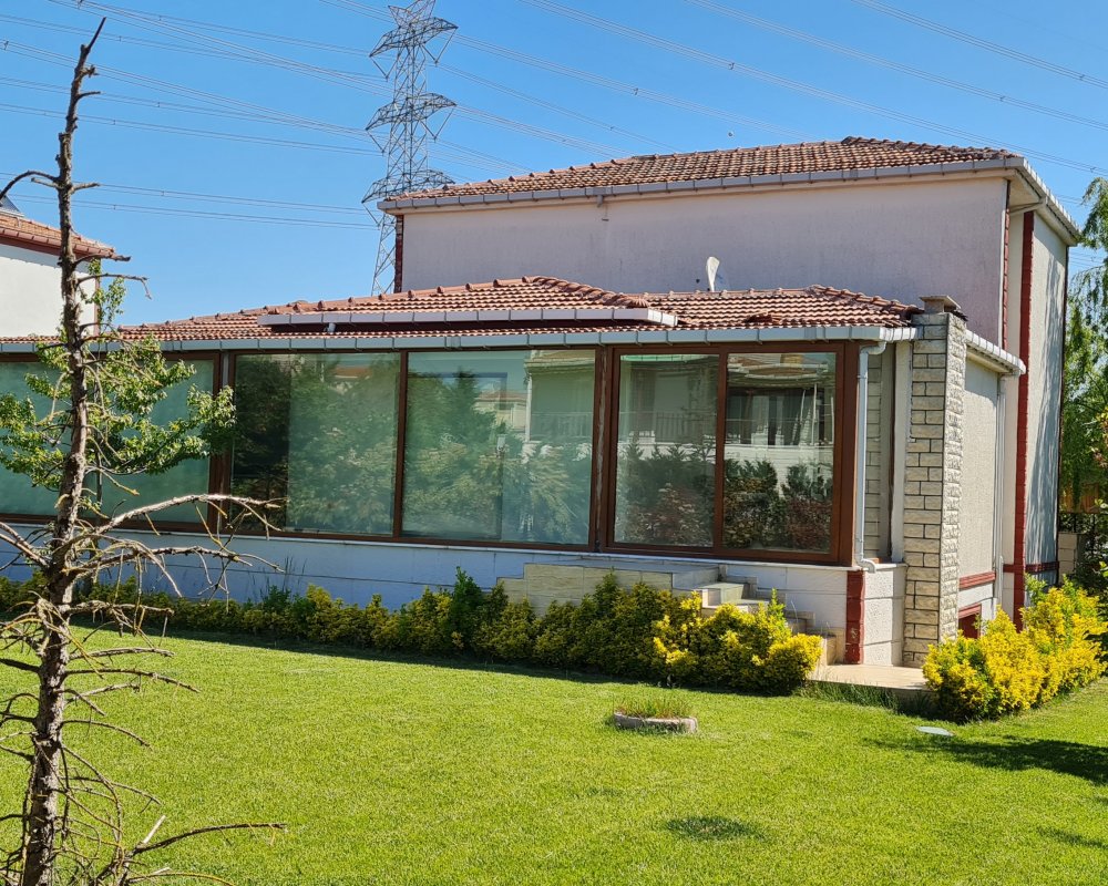 Çatalca da,  Site İçinde  Günlük Kiralık Villa.