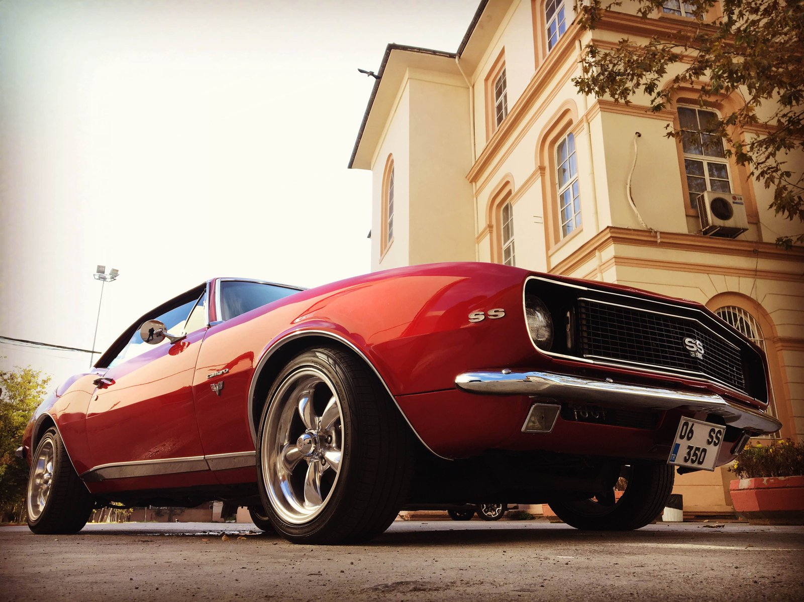 Başrolde Kırmızı Camaro SS 1967 model