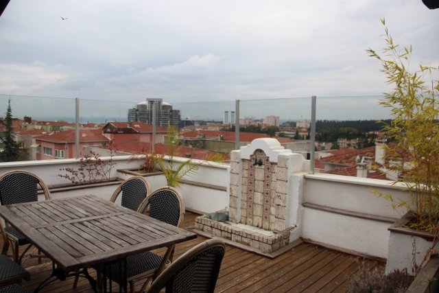 Acıbadem'de dizilere kiralık deniz manzaralı teraslı dublex