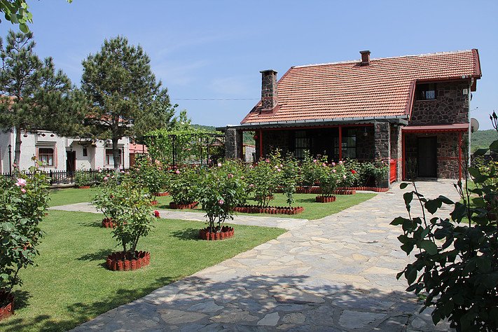 MÜKEMMEL PEYZAJLI RİVA TAŞ VİLLA