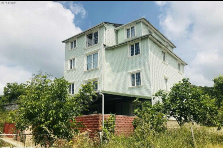 ÇAVUŞBAŞI BEYKOZ\\'DA 10 ODALI 2 DÖNÜM BAHÇELİ HAVUZLU MÜSTAKİL HER TÜRLÜ DİZİ VE ÇEKİM İÇİN UYGUN
