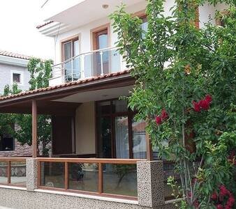 ayvalıkta villa