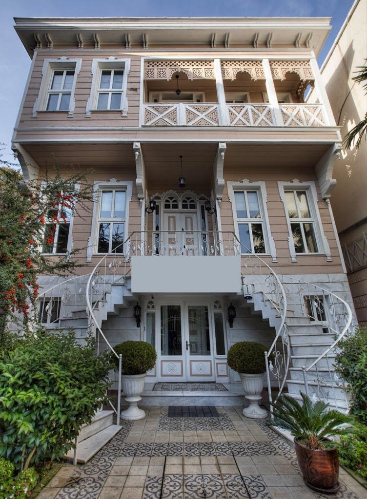 BEYLERBEYİ'NDE FULL YENİLENMİŞ KİRALIK MUHTEŞEM KÖŞK