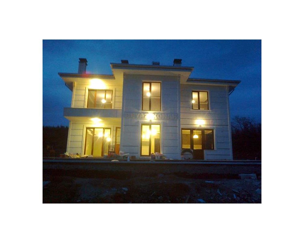Orman icinde dağ evi