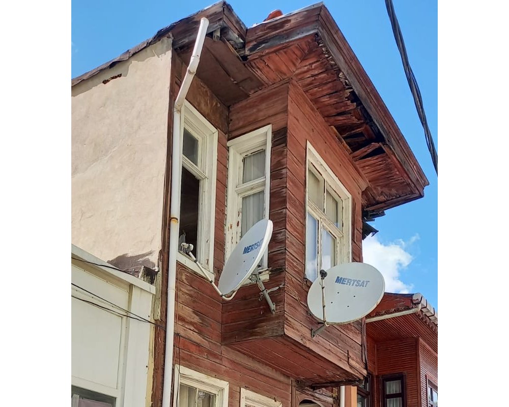 Beykoz Yalıköy‘de Üç katlı tarihi eser bina