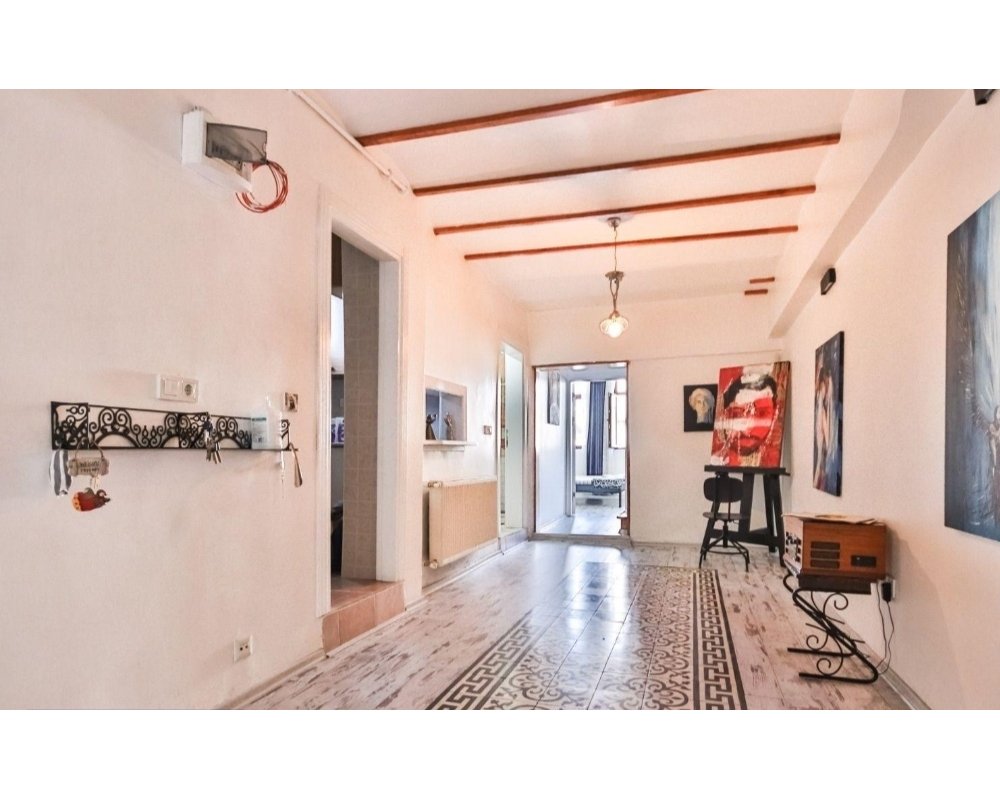İstiklal'de özel tasarımlı, teraslı 200 m2 dubleks daire