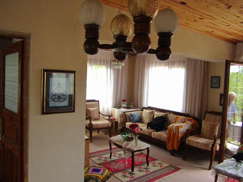 dizilere kiralık kırmızı tuğlalı 2 katlı köy evi detaylı fotoğrafları