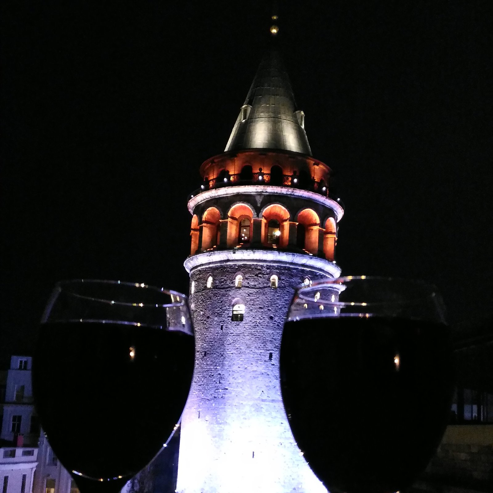 Galata Kulesi'ni Boydan Boya Goren Tarihi, Tasarimli Dayali Doseli Studyo Daire