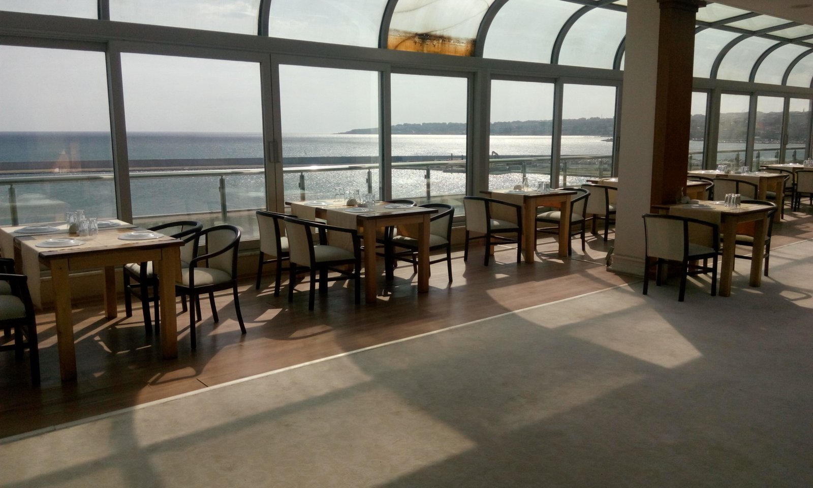 FULL MARİNA MANZARALI ROOF RESTAURANT