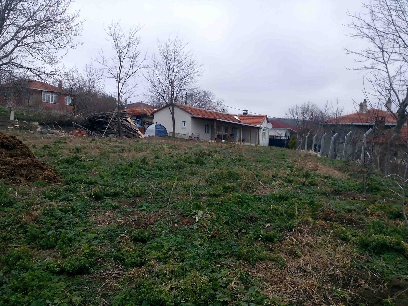 çatalca başaköyde köy evi tarzında mesken villa ve arazısı