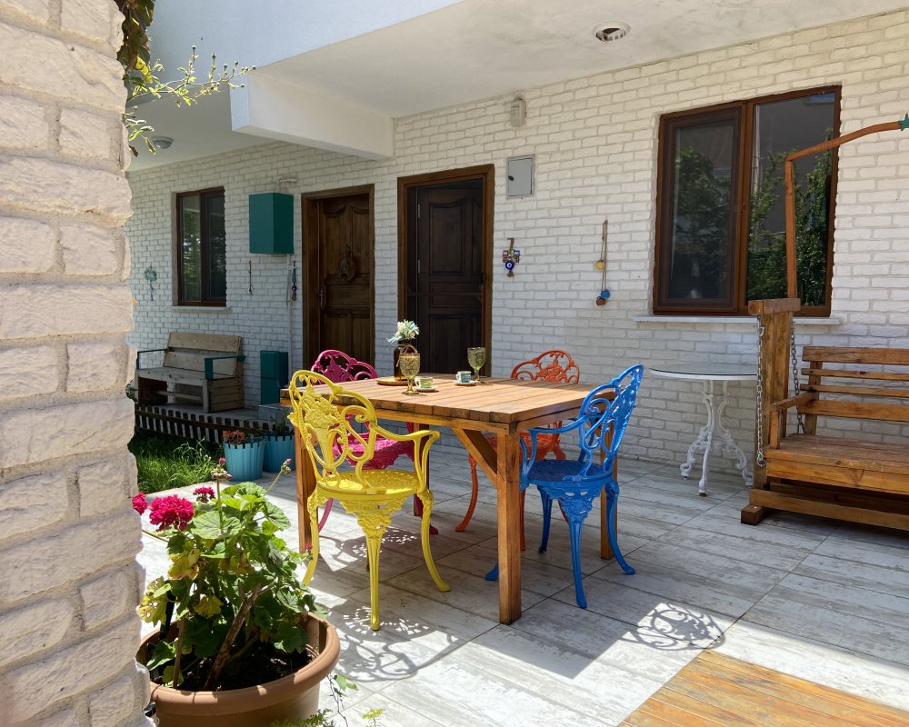 Arnavutköy karaburun otantik müstakil Bahçeli ev