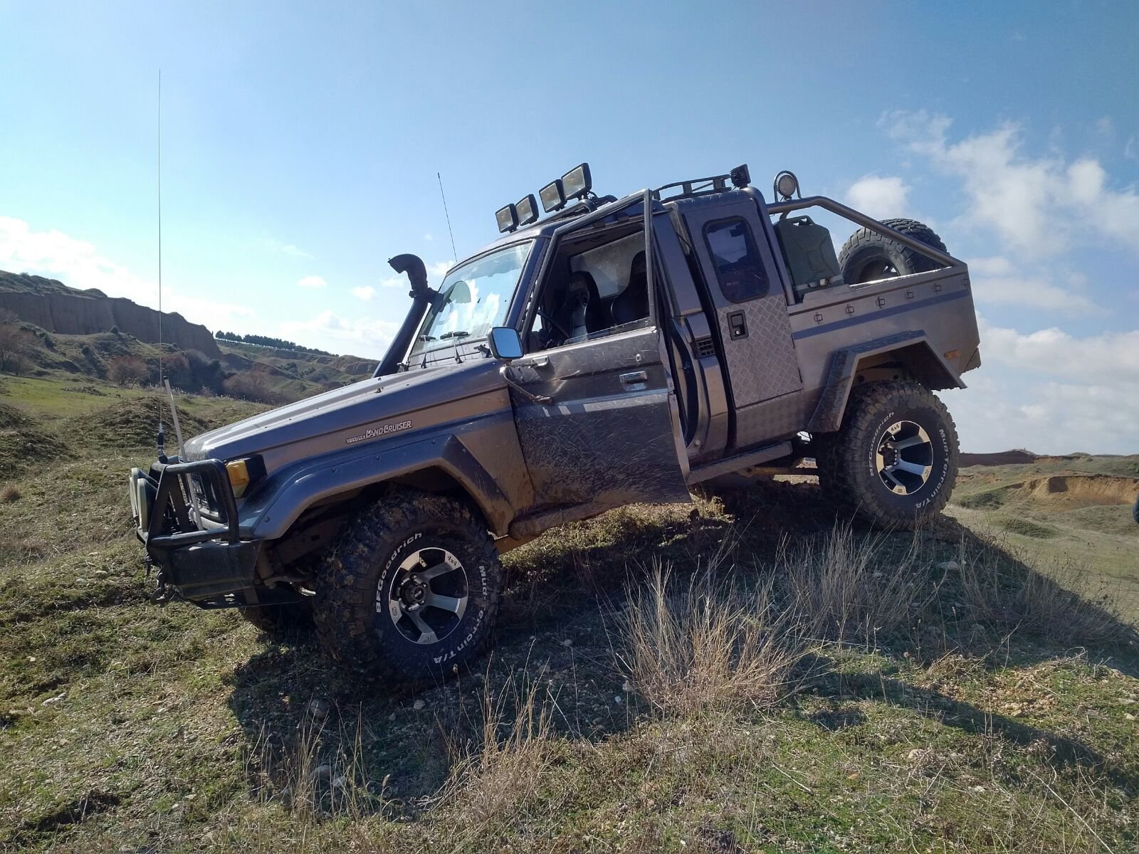 DİKKAT ÇEKİCİ TANK