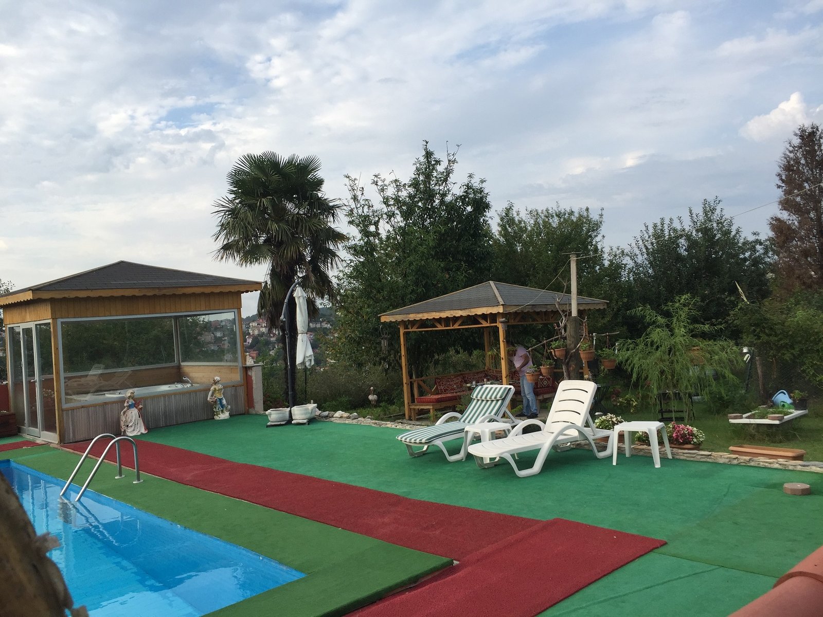 filim dizi reklam çekimleri için 15 dönümlük havuzlu çiflik evi