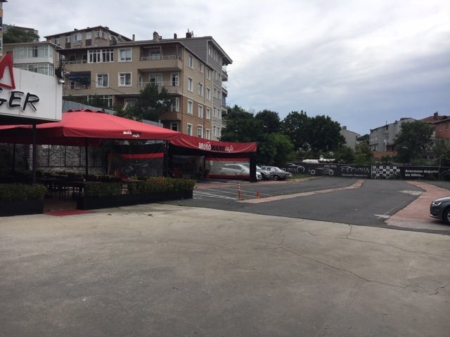 DİZİLERE VE HER TÜRLÜ PROJEYE UYGUN OTO YIKAMA, CAFE VE OTOPARK ALANI