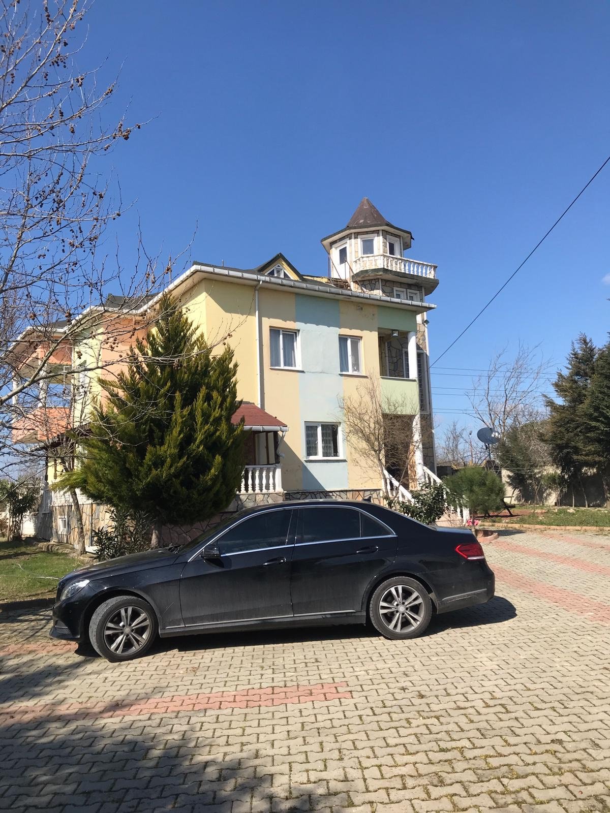 HAVUZLU MÜŞTEMİLATLI ÇİFTLİK