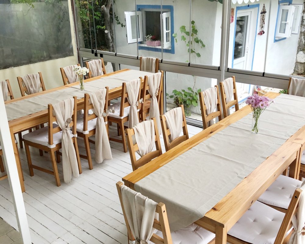 Koşuyolunda bahçeli cafe