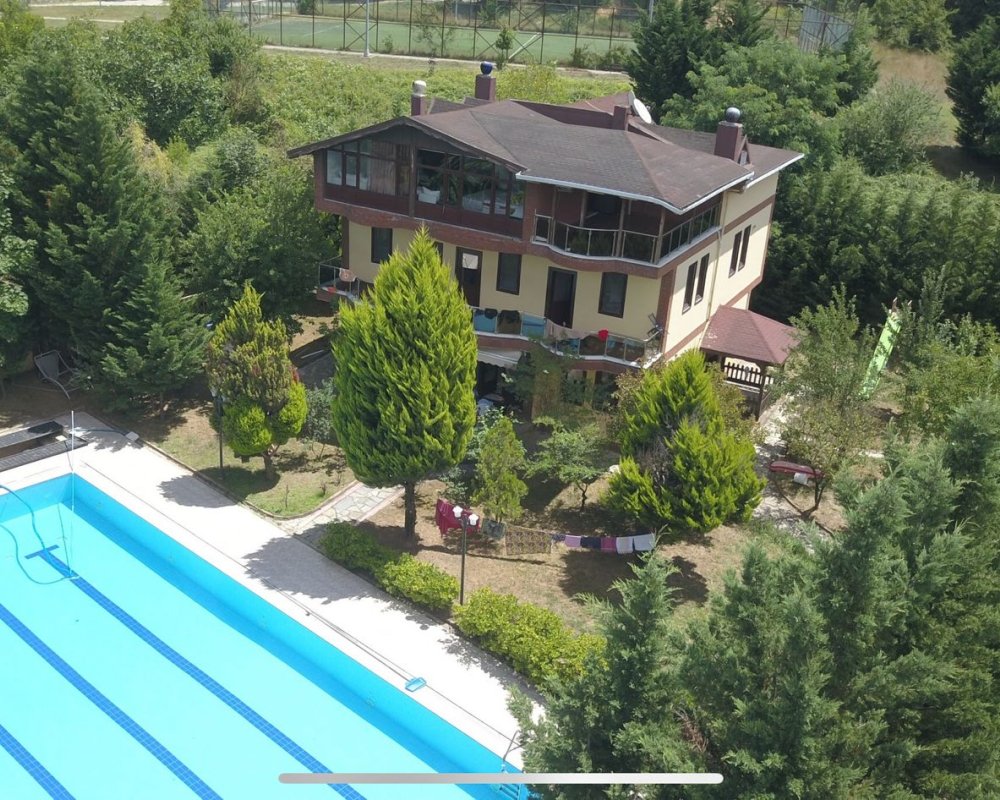 Müstakil Yarı Olimpik Havuzlu Saunalı Triplex Villa